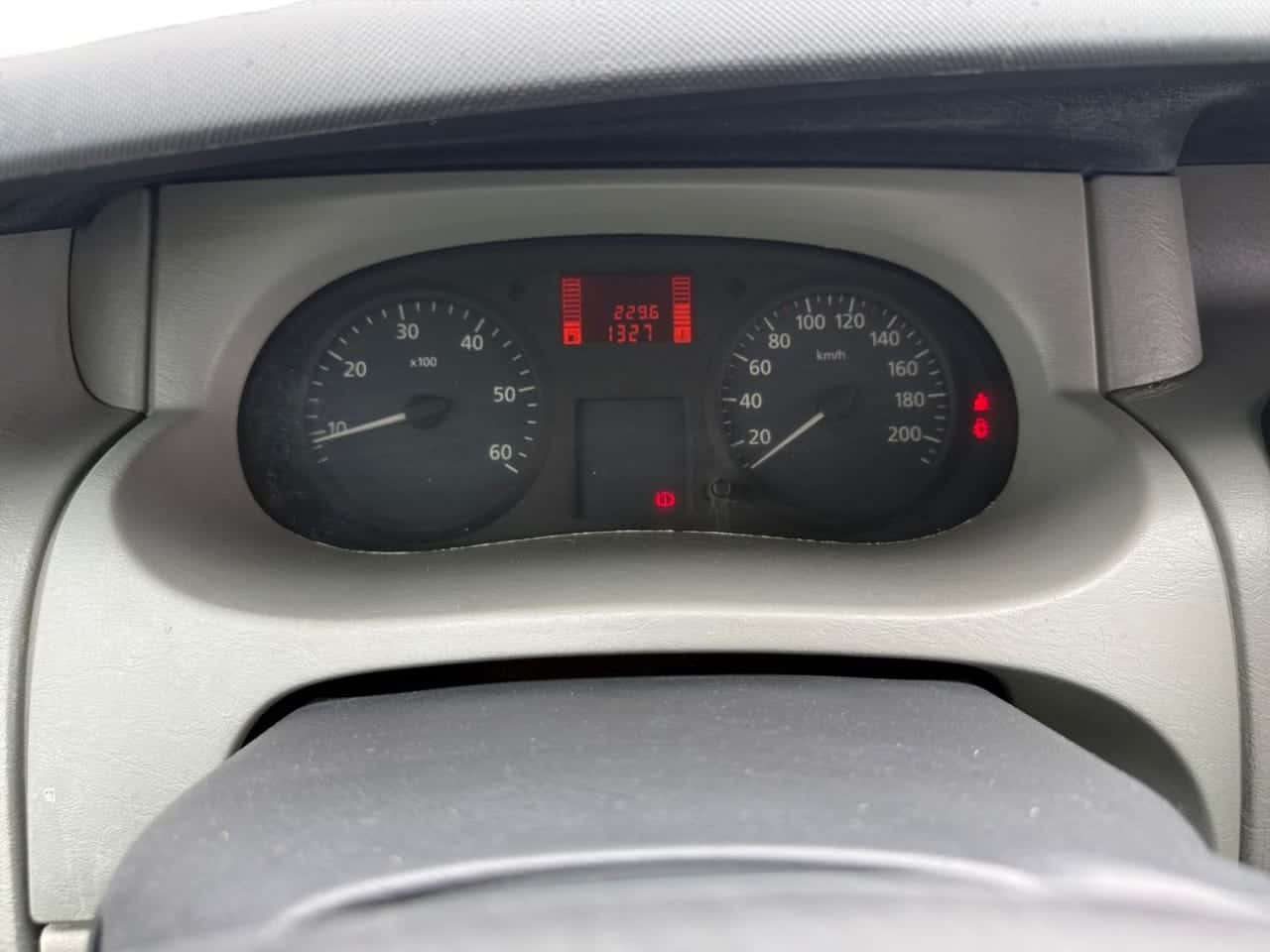 Renault Trafic Combi 6 27 Corto Normal 1.9 dCi 80 — foto 14 de 19