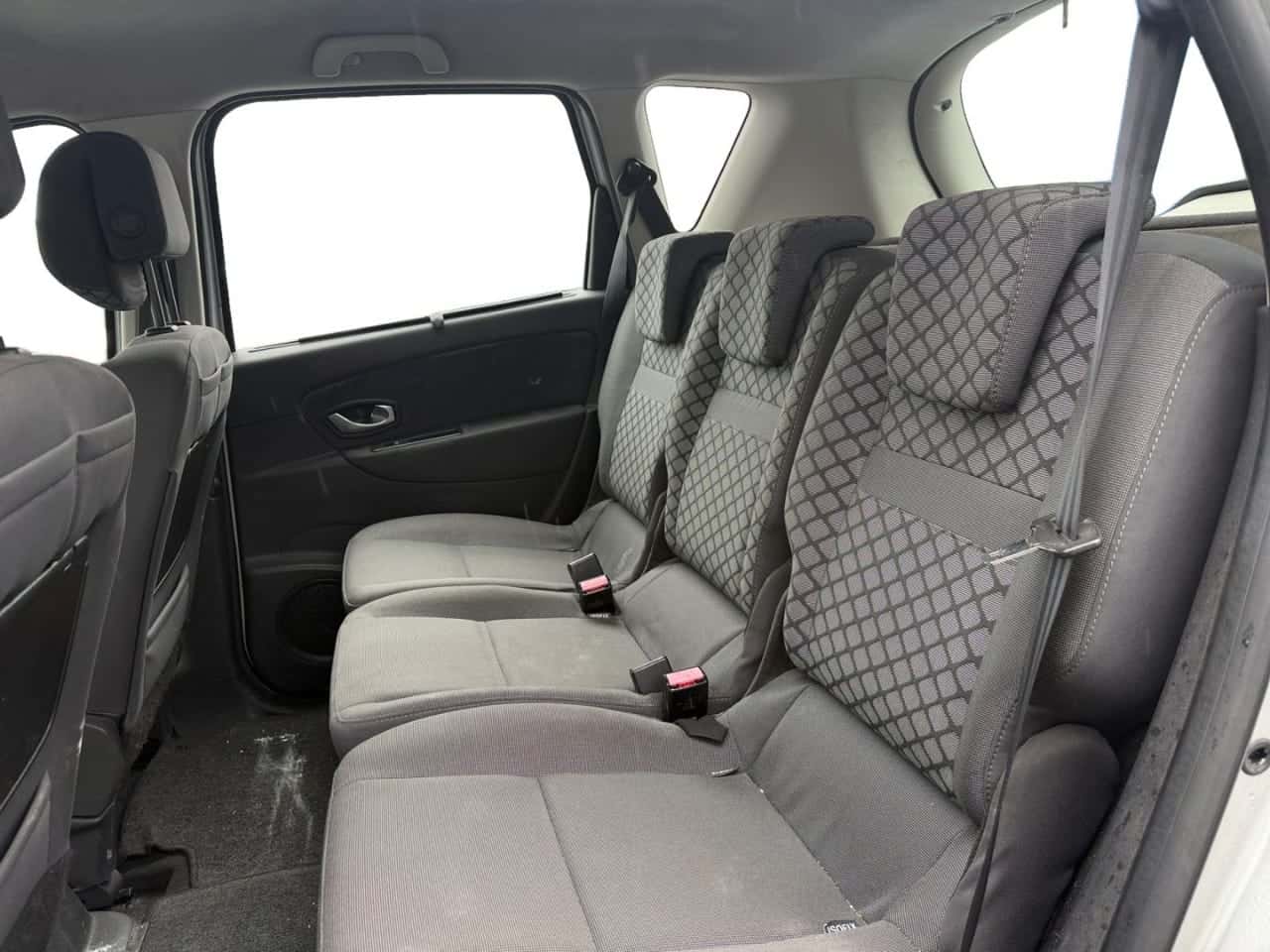 Renault Scénic Dynamique dCi 110 — foto 16 de 22