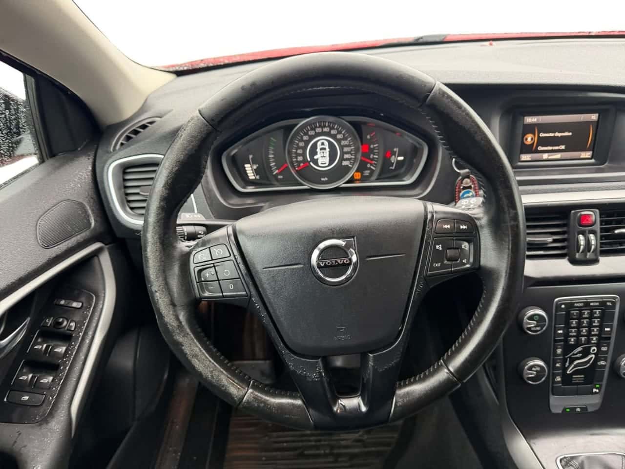 Volvo V40 Cross Country 2.0 D2 Cross Country — foto 13 de 25