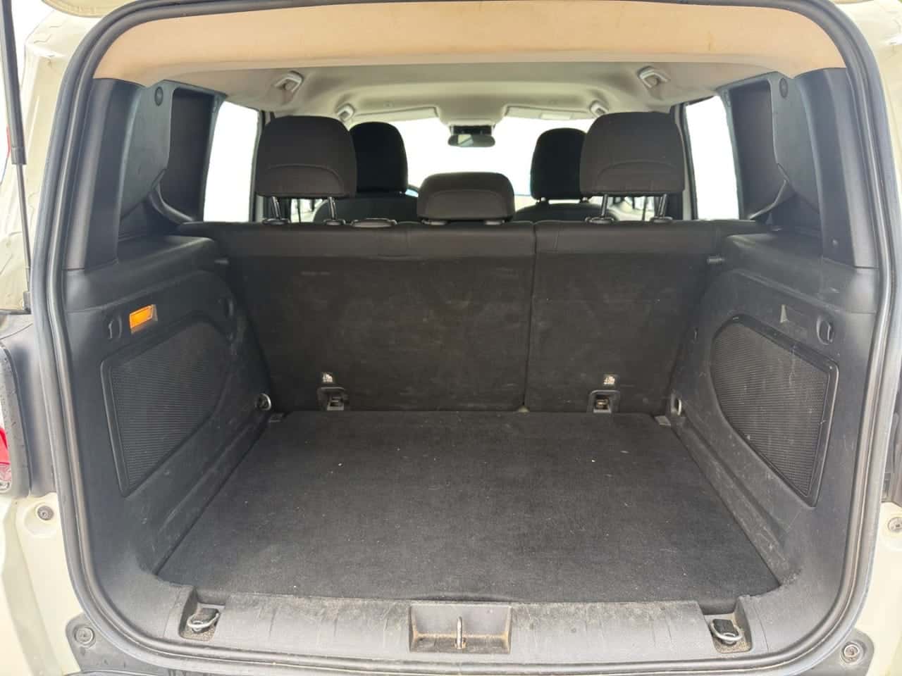 Jeep Renegade 2.0 Mjet 103 kW 140 CV Night Eagle 4x4 — foto 17 de 27