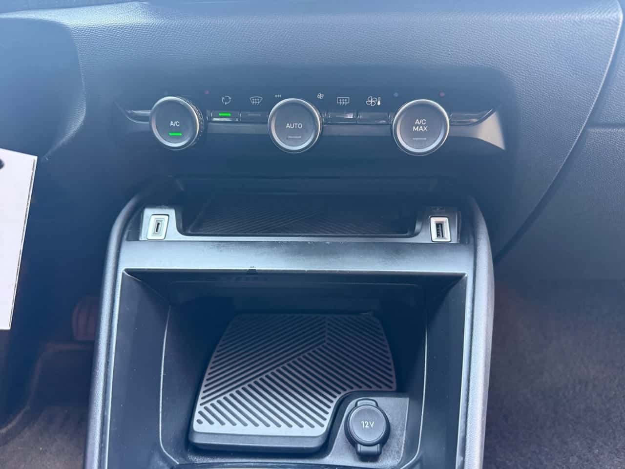 Citroën C4 BlueHDi 130 SS EAT8 Shine — foto 21 de 23