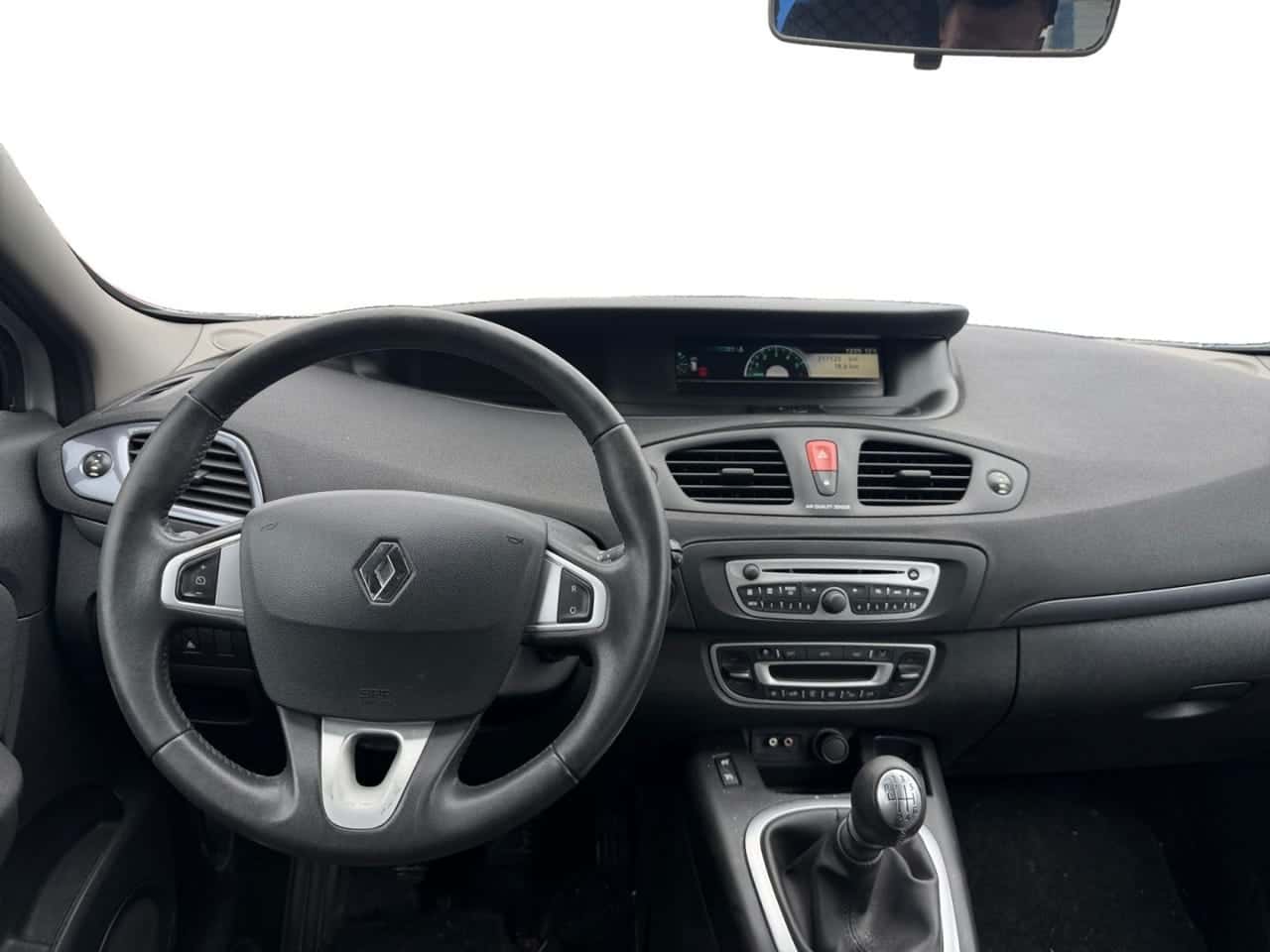 Renault Scénic Dynamique dCi 110 — foto 12 de 22