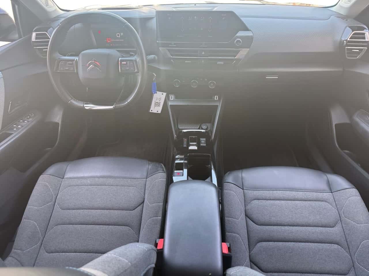 Citroën C4 BlueHDi 130 SS EAT8 Shine — foto 12 de 23