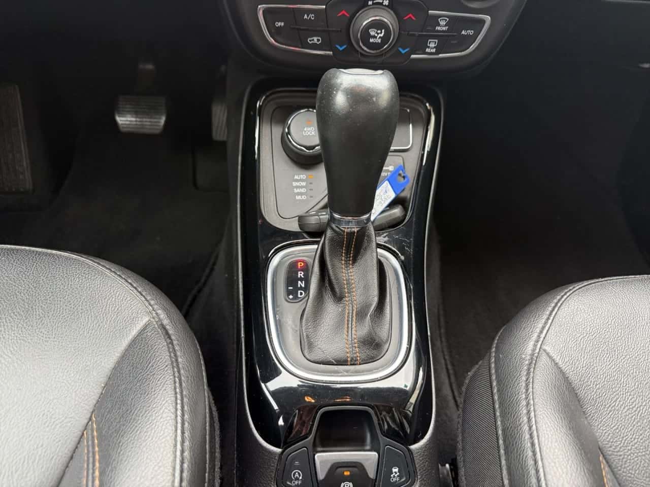 Jeep Compass 2.0 Mjet 103 kW Limited 4x4 Atx — foto 15 de 29