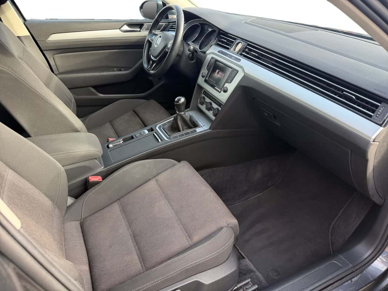 Volkswagen Passat Advance 2.0 TDI 110 kW 150 CV Variant — foto 16 de 23