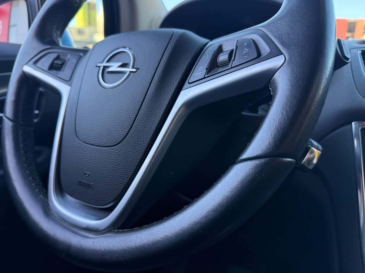 Opel Mokka 1.6 CDTi 4X2 Excellence Auto — foto 19 de 22