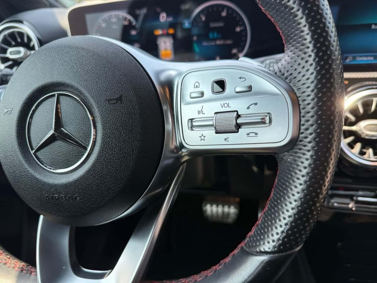 Mercedes-Benz Clase A A 180 d — foto 23 de 25