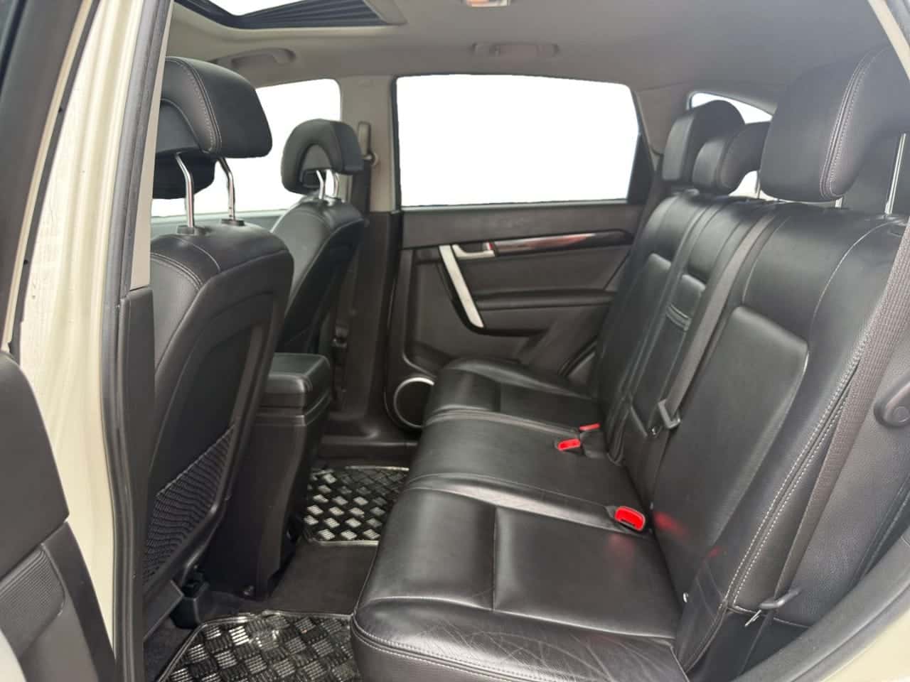 Chevrolet Captiva 2.2 VCDI 16V LTZ 7 Plazas AWD Auto — foto 16 de 18