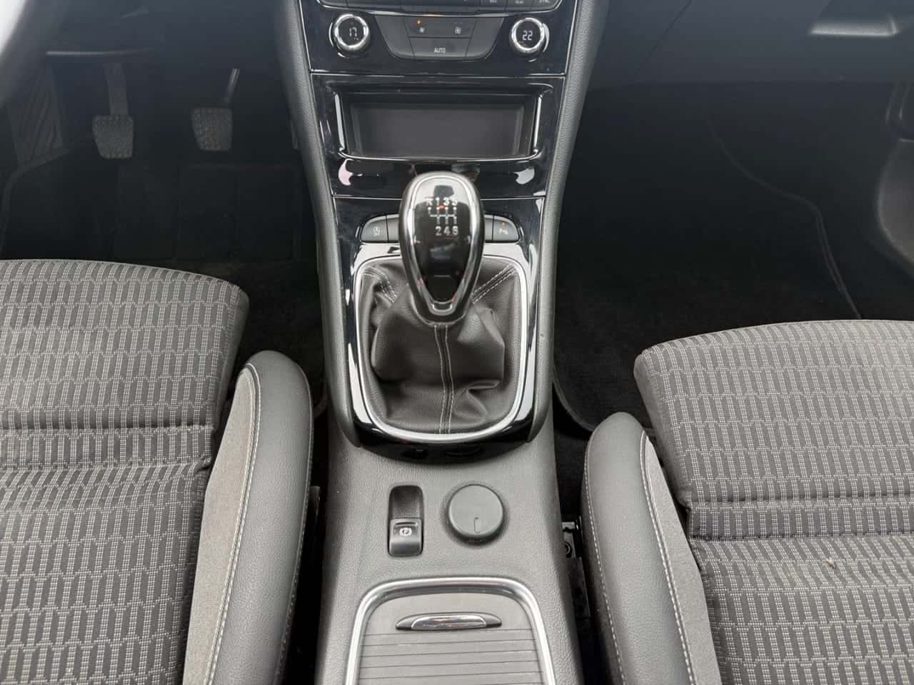 Opel Astra 1.2T Shr 107 kW 145 CV Ultimate — foto 16 de 24