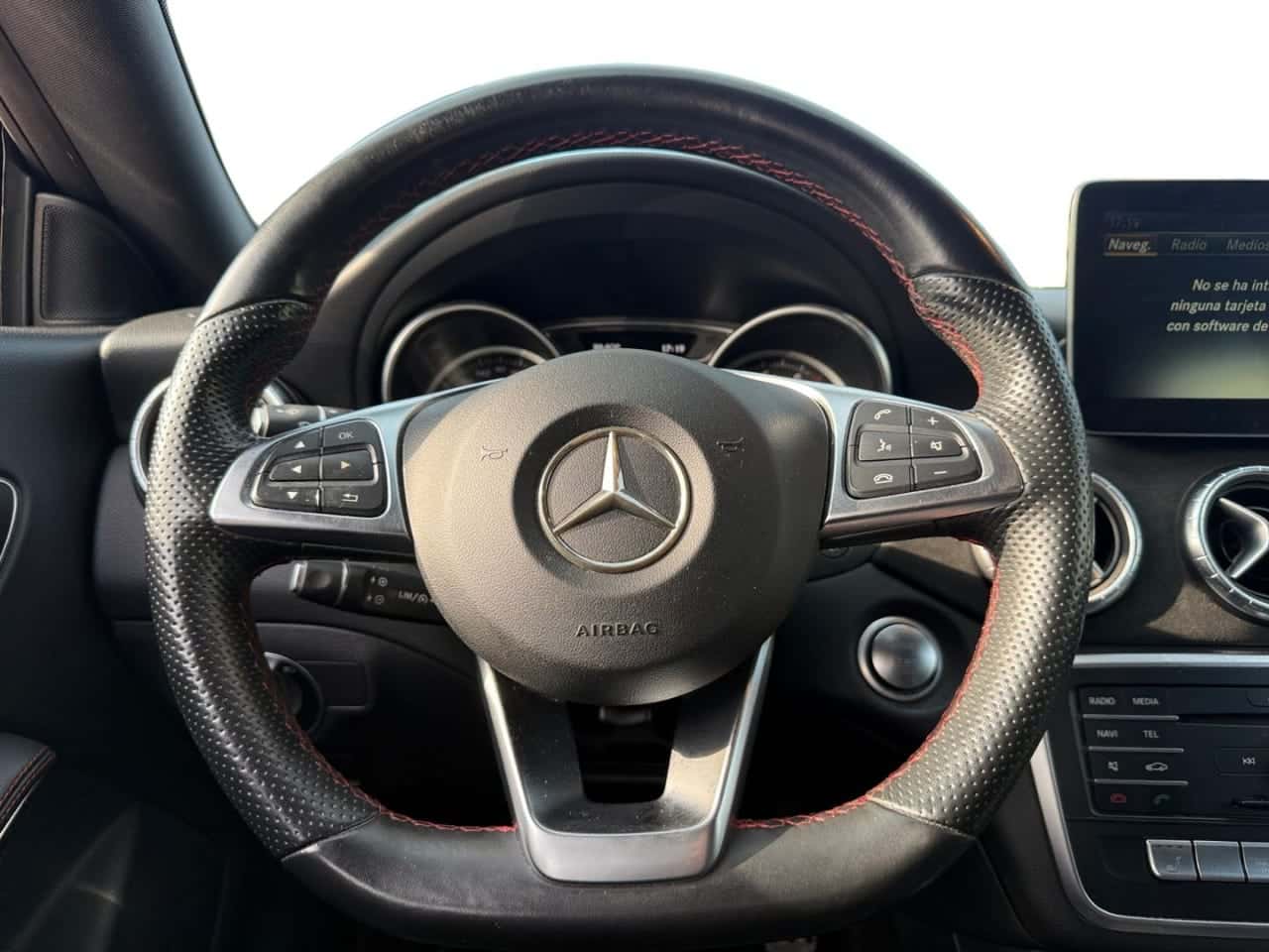 Mercedes-Benz Clase CLA CLA 180 Shooting Brake — foto 15 de 25