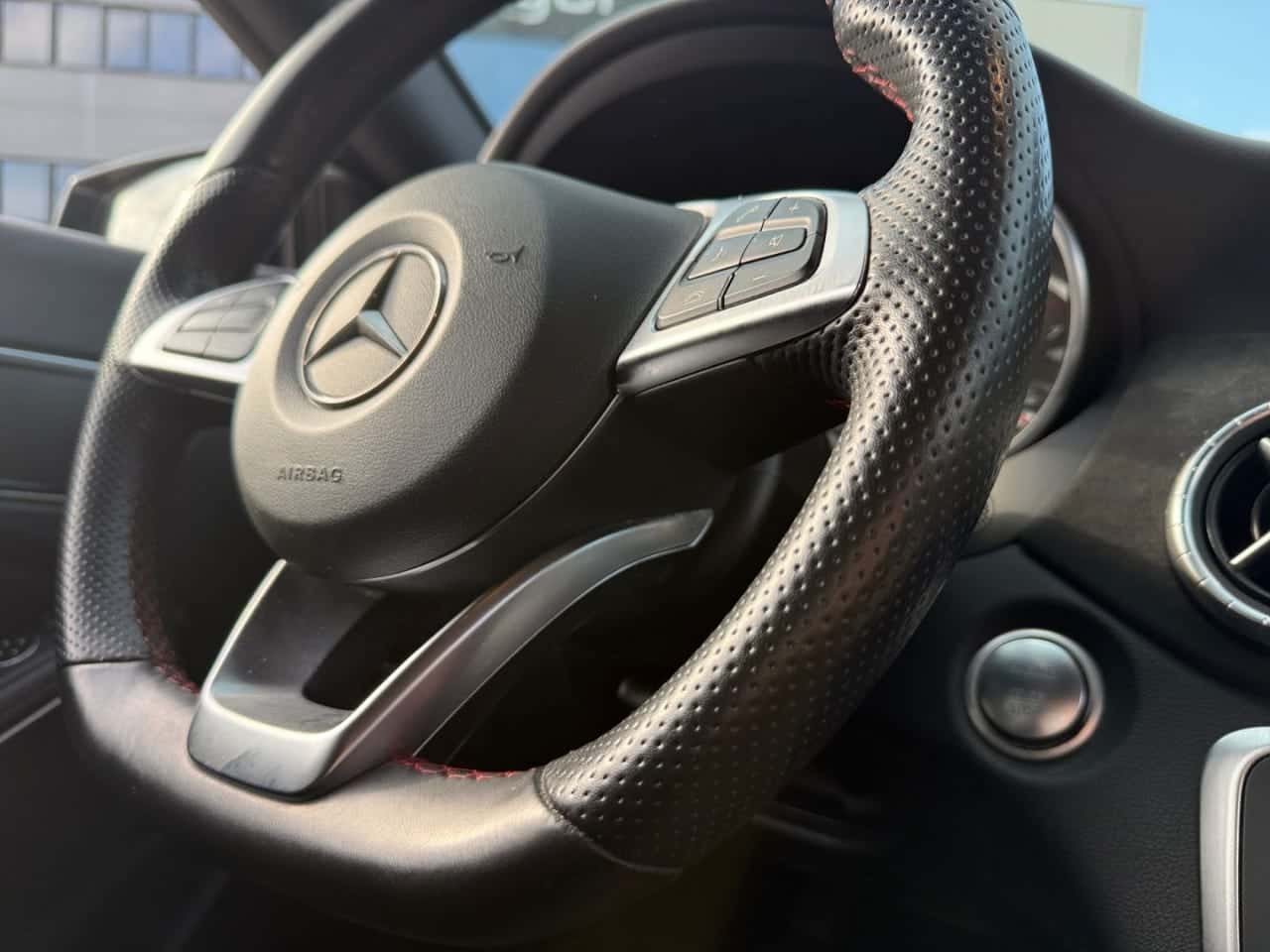 Mercedes-Benz Clase CLA CLA 180 Shooting Brake — foto 21 de 25