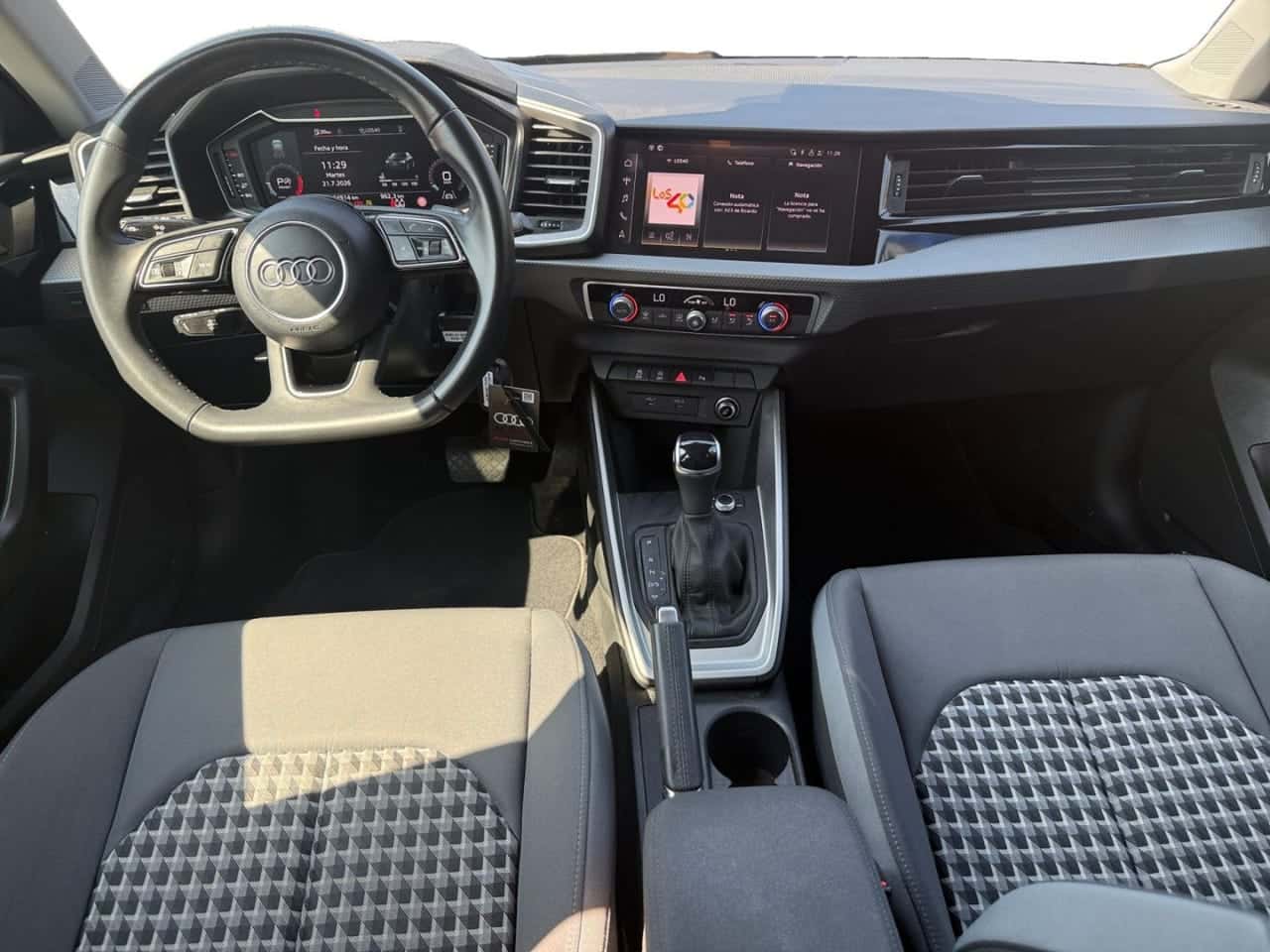 Audi A1 Sportback Adrenalin Black ed 30 TFSI 81 kW — foto 12 de 24