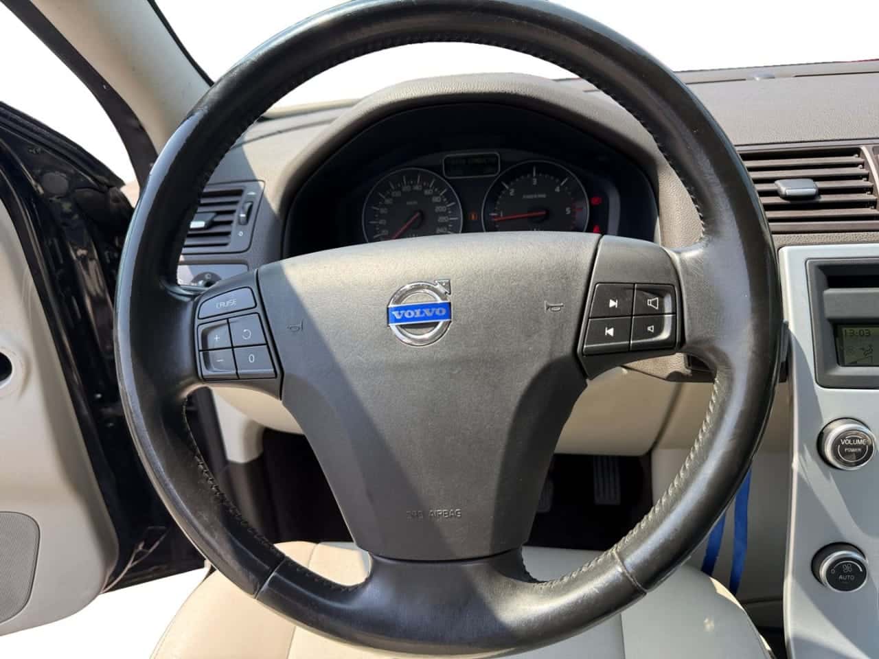 Volvo C30 1.6D DRIVe Kinetic — foto 13 de 22