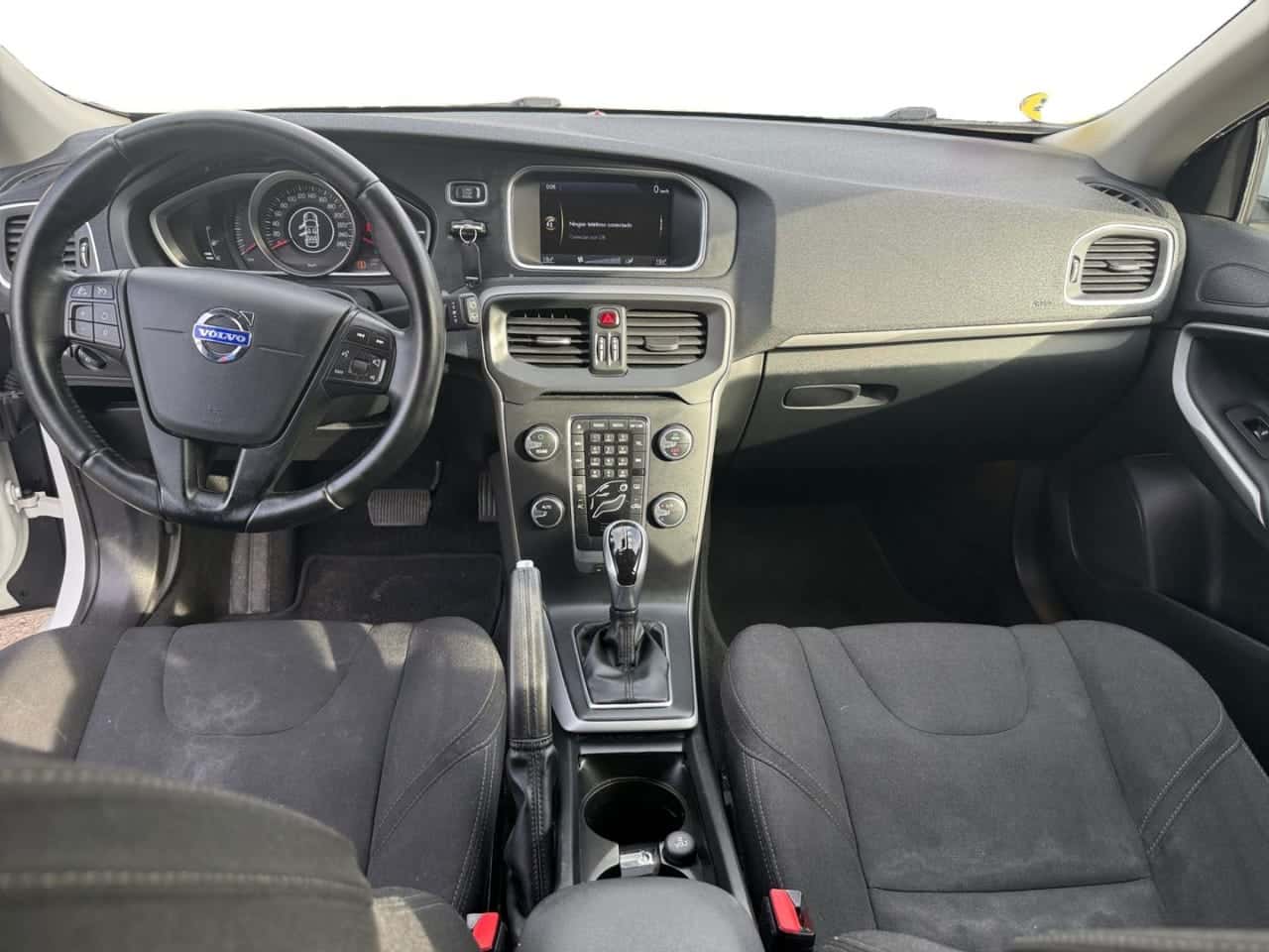 Volvo V40 1.6 D2 Kinetic Auto — foto 12 de 21