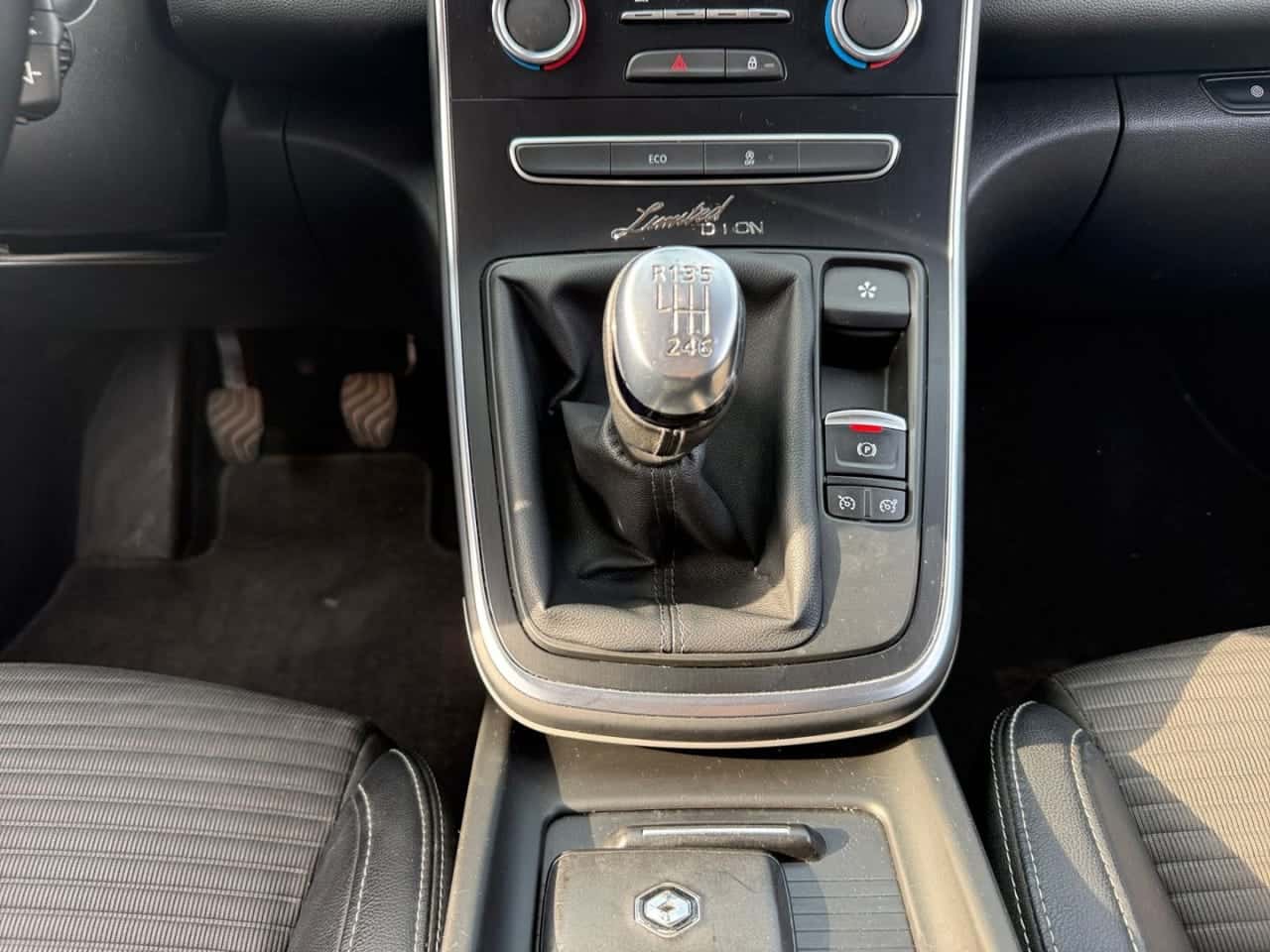 Renault Grand Scénic Zen Blue dCi 88 kW 120 CV — foto 15 de 21