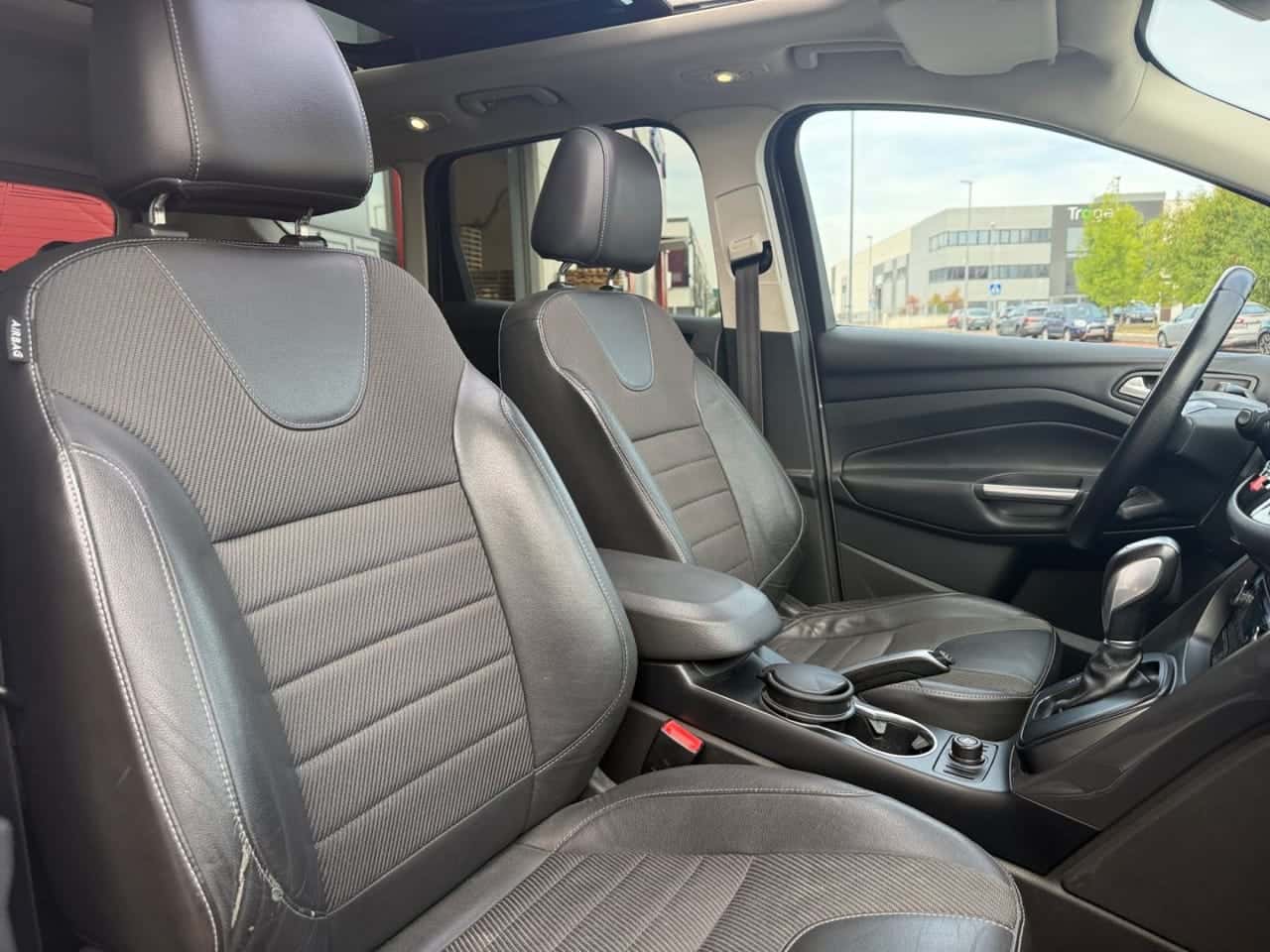 Ford Kuga 2.0 TDCi 140 4x4 Titanium PowerShift — foto 20 de 24